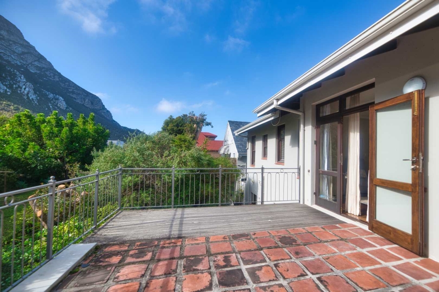 7 Bedroom Property for Sale in Voelklip Western Cape